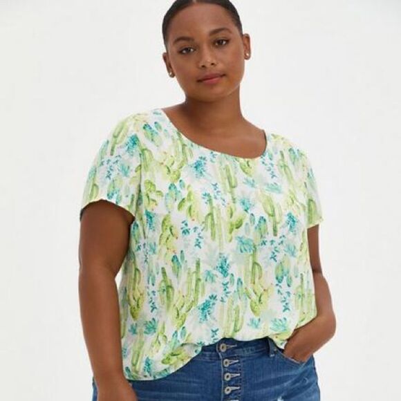 ✨Torrid Abbey Georgette Button Back Blouse - Picture 1 of 9
